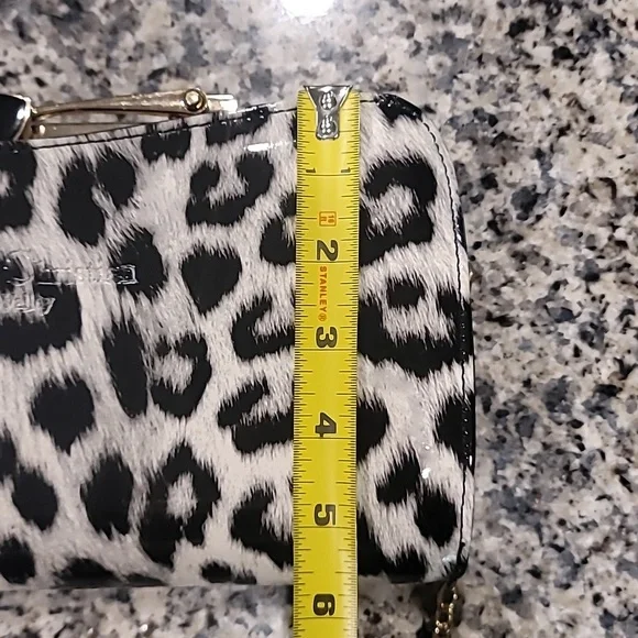 Retro style crossbody clutch - Picture 13 of 15